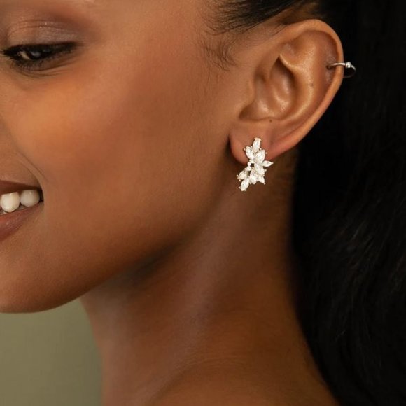 NWT / Olive & Piper / Tatum Studs Earrings / Ox Gold ♥️ - Picture 1 of 3